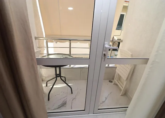 Hercules Bed & Breakfast Himare