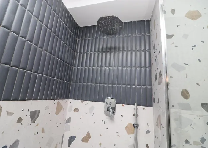 Hercules Bed & Breakfast 3*